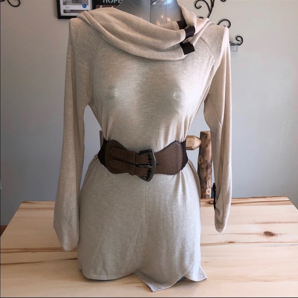 Venus Scoopneck Tunic Sweater